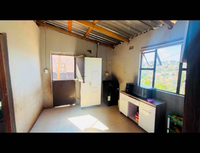2 BEDROOM HOUSE FOR SALE IN KWAMASHU